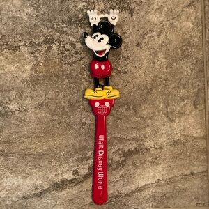 Vintage Walt Disney World Mickey Mouse Back Scratcher